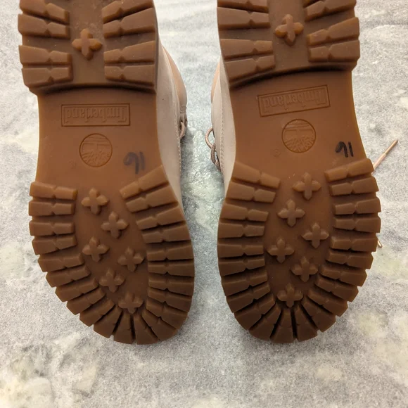 Women's Beige Timberland Boots - Picture 4 of 11